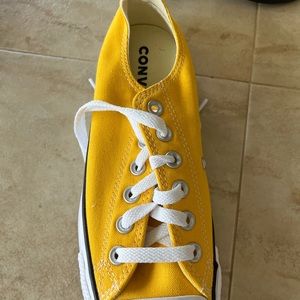 Converse Chick Taylor size 7.5. Yellow. Only worn one time, like new.